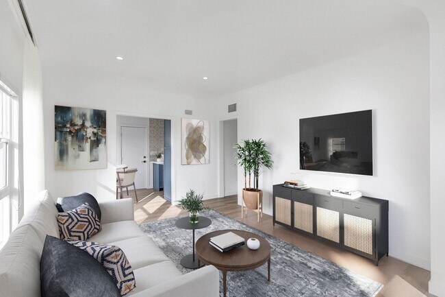 Building Photo - Step inside your beautifully remodeled oas...