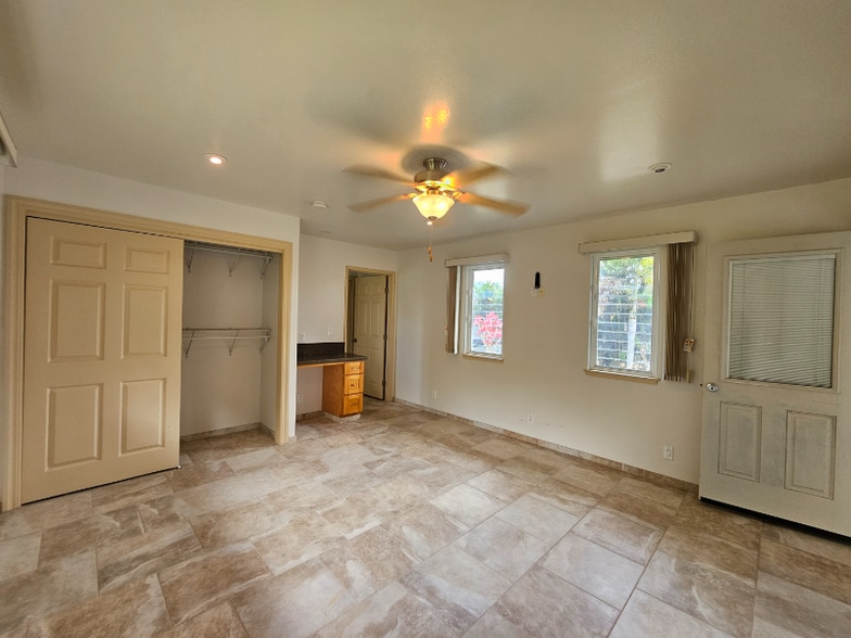 Building Photo - 15-1331-1331 24th Ave