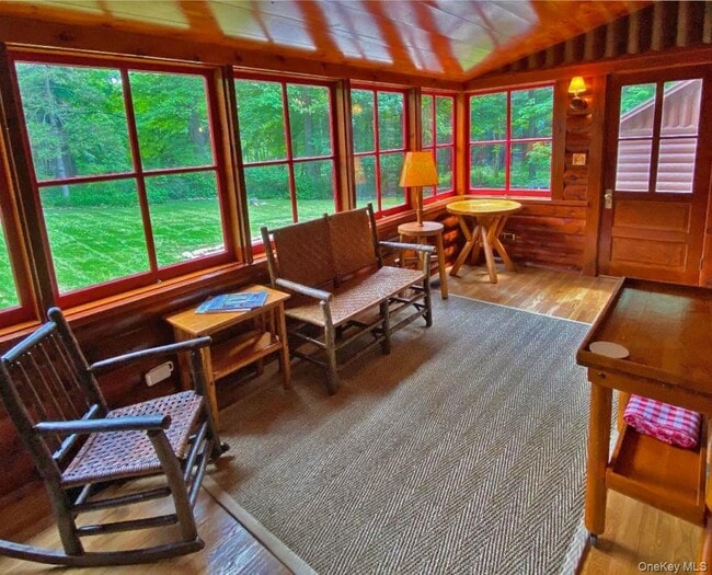 Building Photo - 6 Alpine Rd