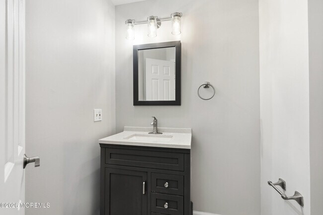 Building Photo - 802 Alpine Trail