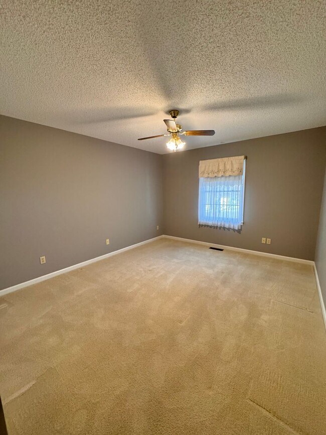 Building Photo - Duplex for Rent