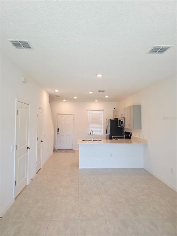 Building Photo - 3229 Skyline Lp