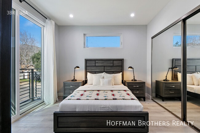 Building Photo - 13621 N Fellows Ave