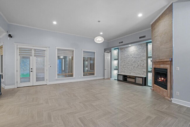 Building Photo - 6464 Snowheights Ct