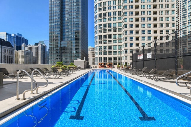 Building Photo - 345 N La Salle Dr