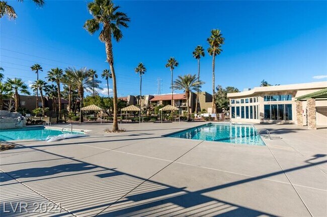 Building Photo - 4450 Sandy River Dr