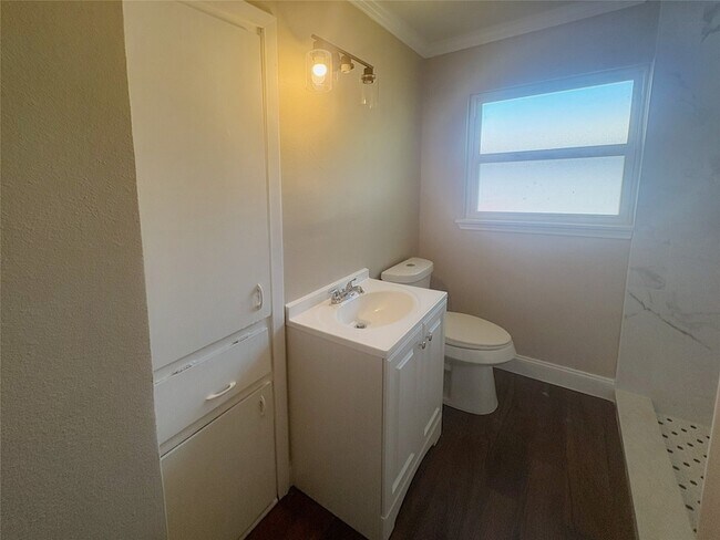 Building Photo - 225 Sarlee Dr