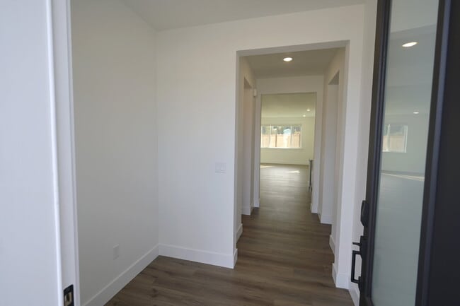 Building Photo - Brand new 2 bed 2 bath home in Rolling Hil...