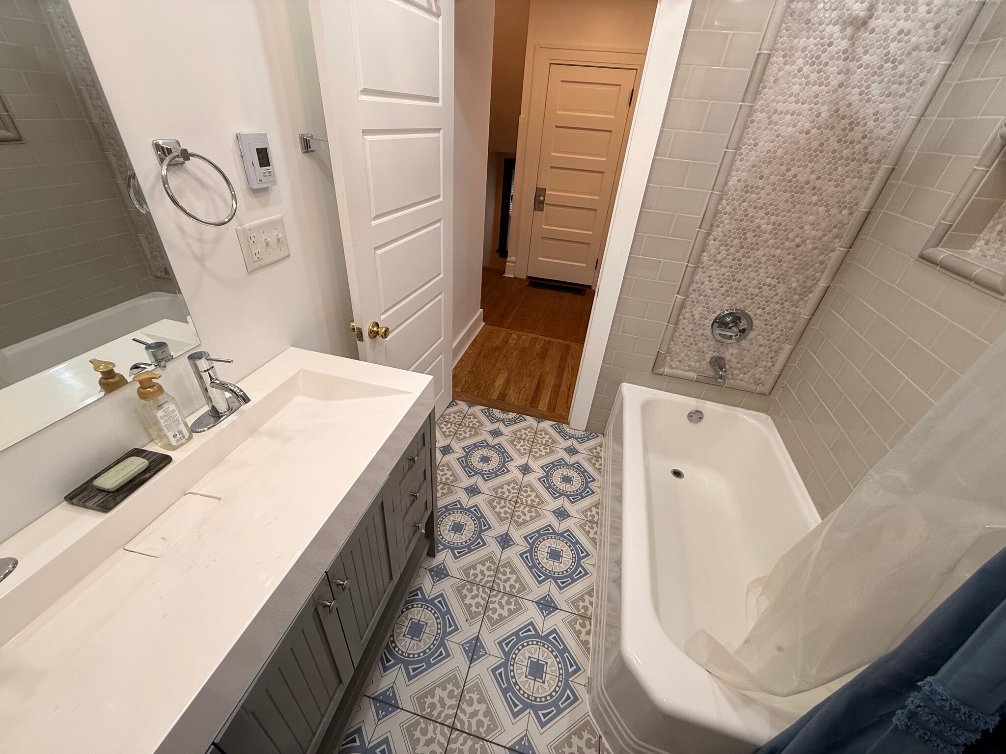 Building Photo - 675 Linwood Ave