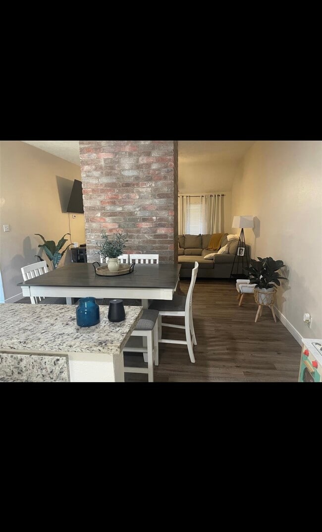 Building Photo - 15117 Grassington Dr