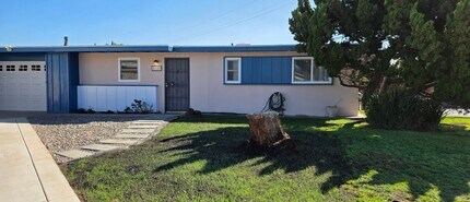 Building Photo - 3Bed/2Bath House w/1-Car Garage, Great Yar...