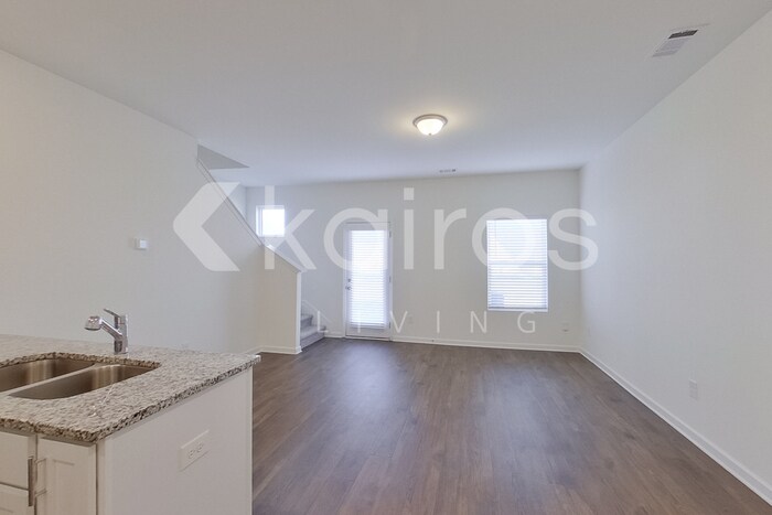 Building Photo - 218 Long Is Dr