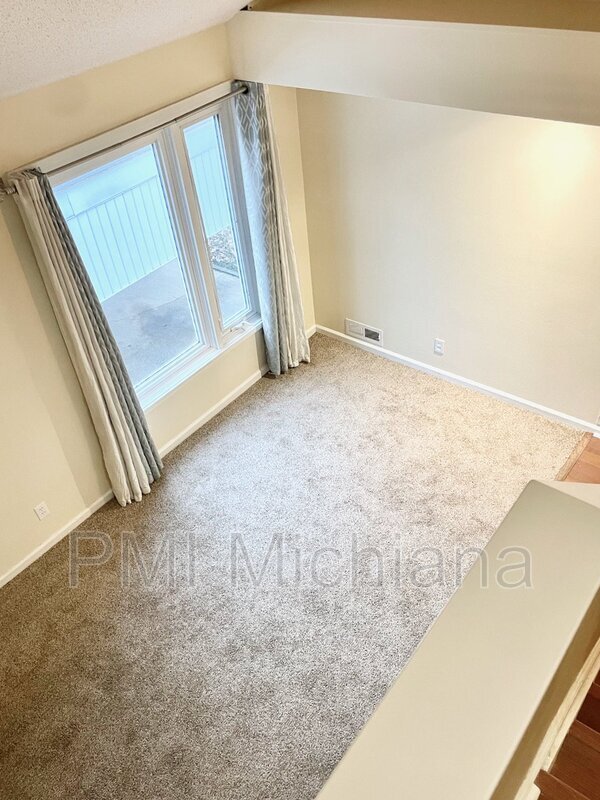 Building Photo - 18120 N Stoneridge Dr