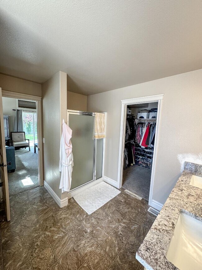 Building Photo - 5483 N Black Sand Ave
