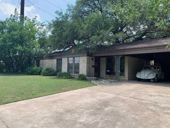 Building Photo - 5702 Fairlane Dr