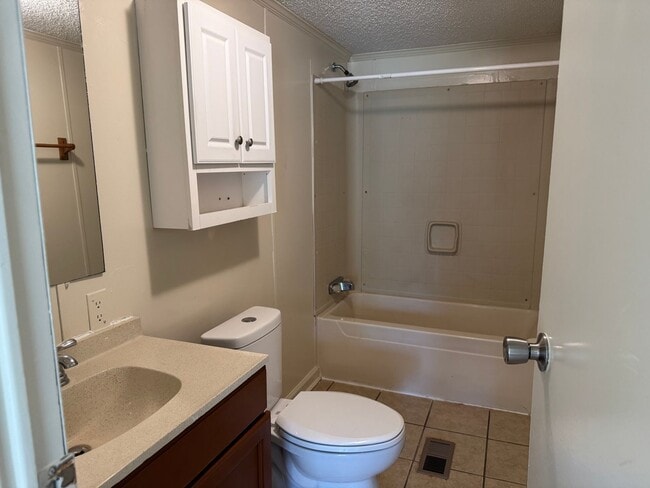 Building Photo - Three Bedroom Doublewide in Claremont
