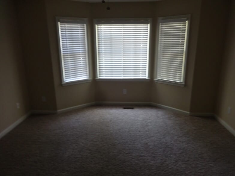 Building Photo - 278 Willow Bend Dr