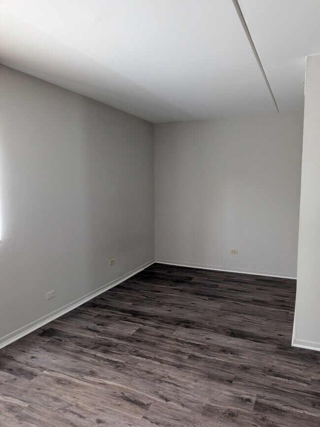 Building Photo - 9817 Treetop Dr