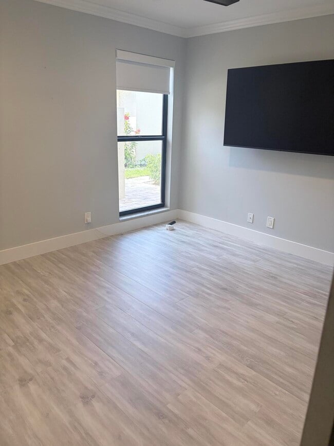 Building Photo - 3072 Inglewood Terrace