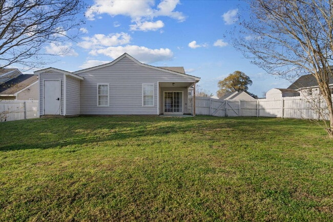 Building Photo - One-Story 3-Bedroom Home in Heart of Knightdale