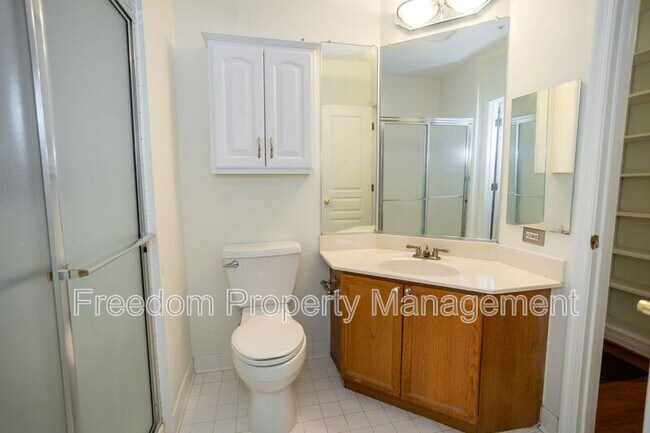Building Photo - 2204 Westcourt Ln