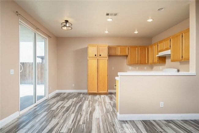 Building Photo - 12833 Biscayne Ave