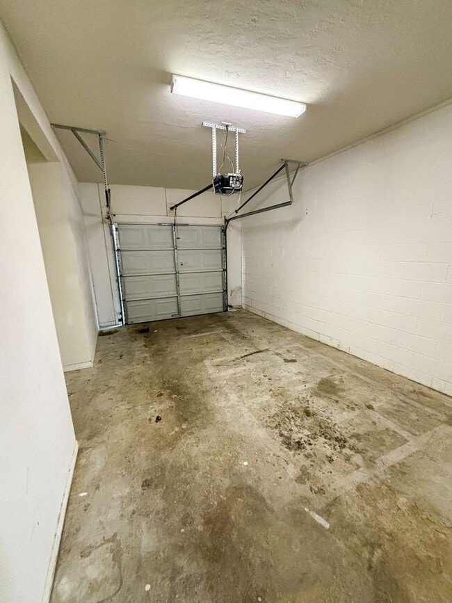 Building Photo - The Gables #29 - Pet Friendly!