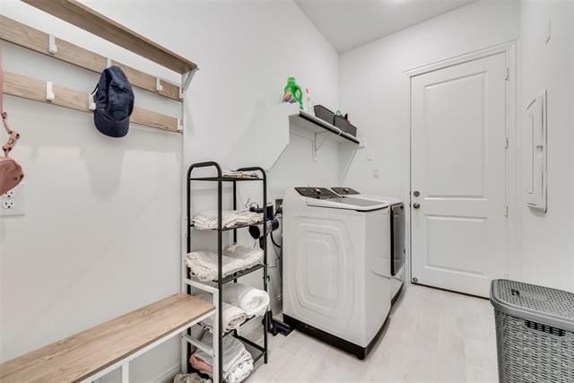 Building Photo - 901 Gold Finch Ln