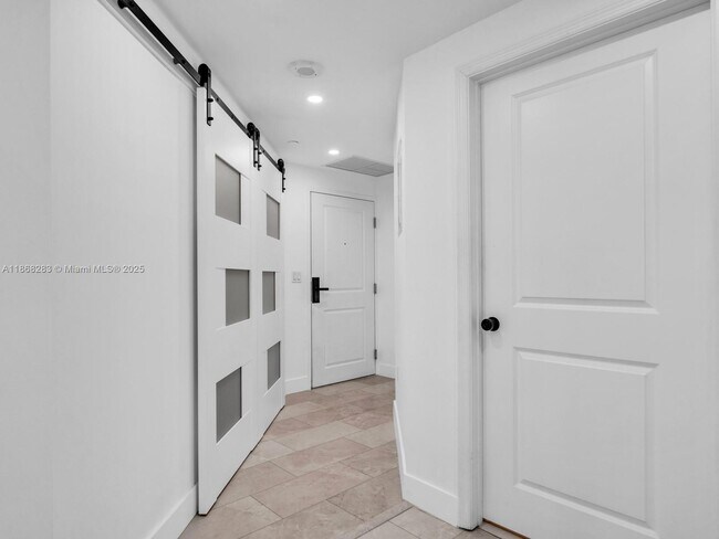 Building Photo - 1250 S Miami Ave