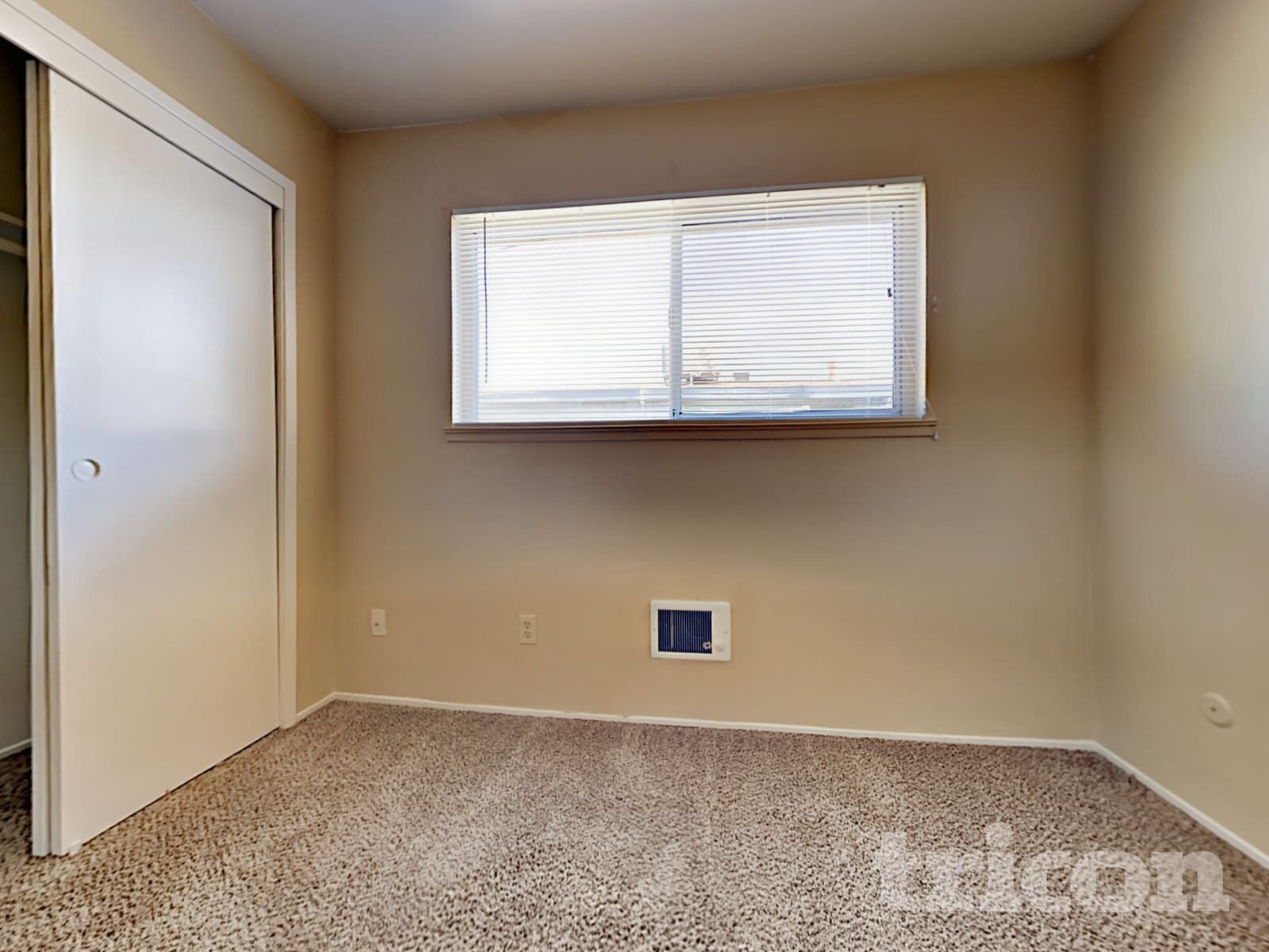 Building Photo - 10061 Lincoln Village Dr