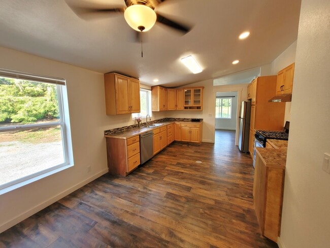 Building Photo - Country Home in secluded Mosquito Lake Rd ...