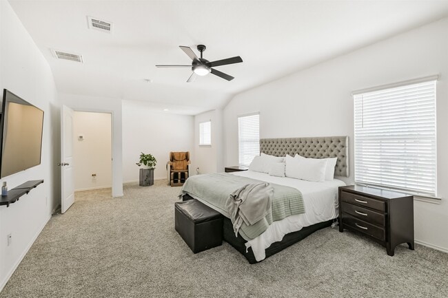 Building Photo - 14793 Hazel Br Dr