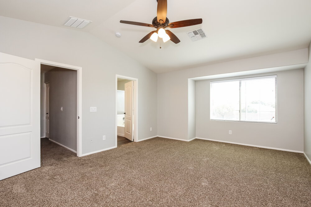 Building Photo - 12471 N 75th Dr