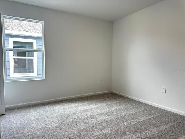 Building Photo - 3358 Alexander Dr