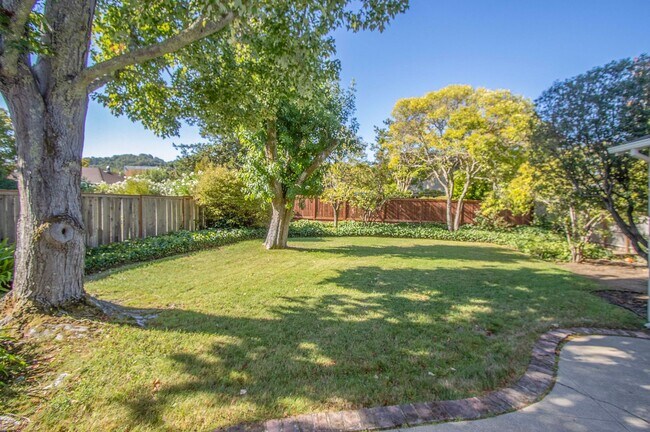 Building Photo - Perfect Family Home in Flats of Kentfield ...