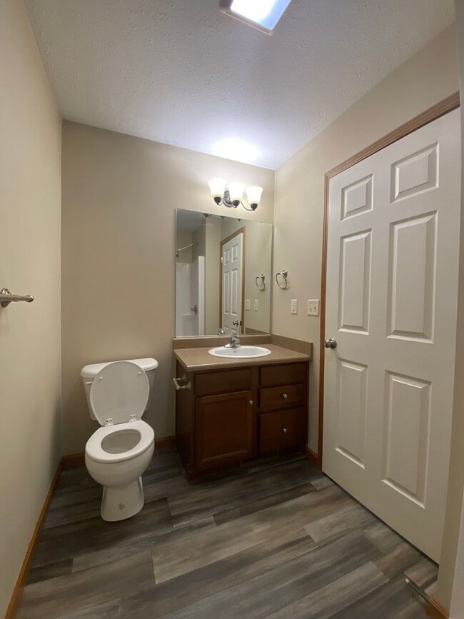 Building Photo - 3 Bedroom Home in Jimtown Schools!
