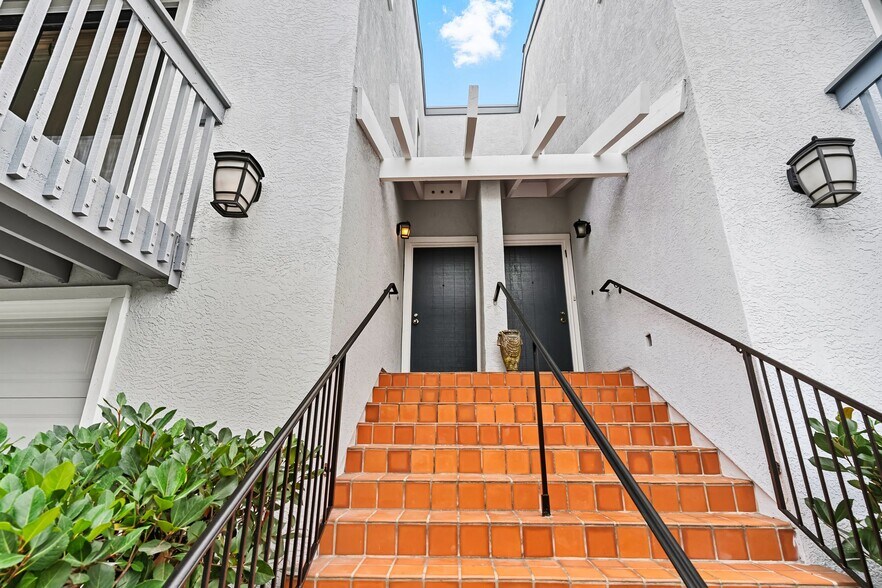 Building Photo - 8246 Caminito Modena