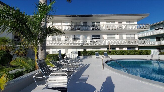 Building Photo - 467 Golden Isles Dr