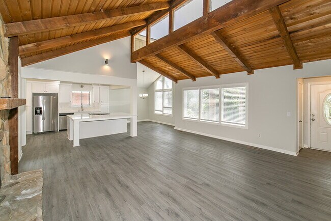 Building Photo - 3941 Kensington Dr
