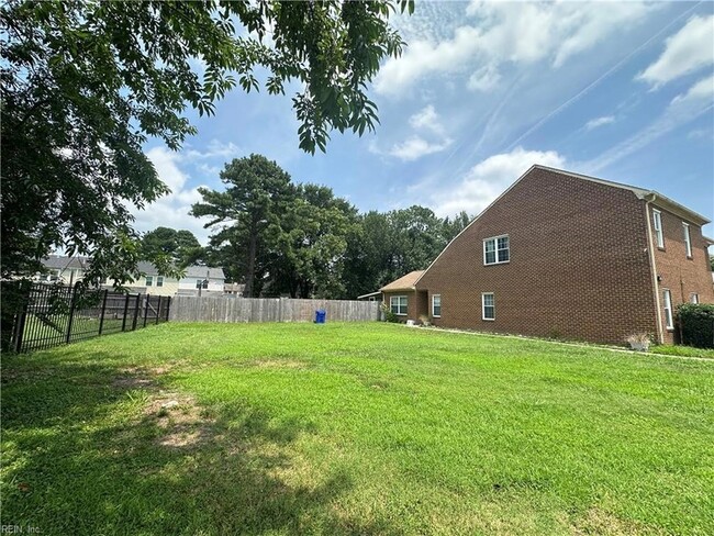 Building Photo - 4447 Rivermill Ct