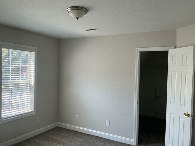 Building Photo - 4981 Brian Center Ln