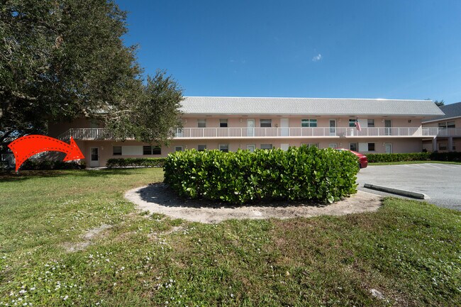 Building Photo - 18081 SE Country Club Dr