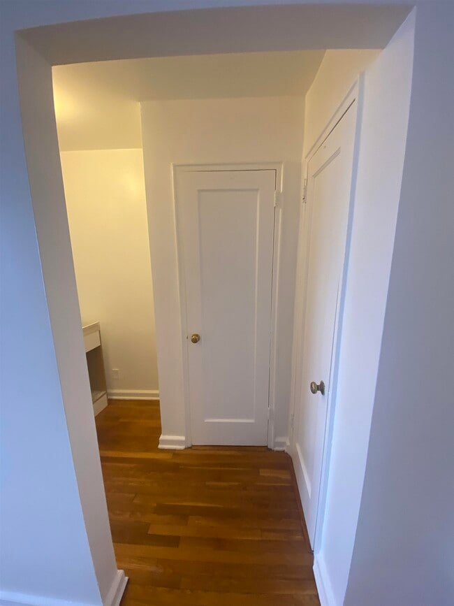 Building Photo - 965 Avenue C