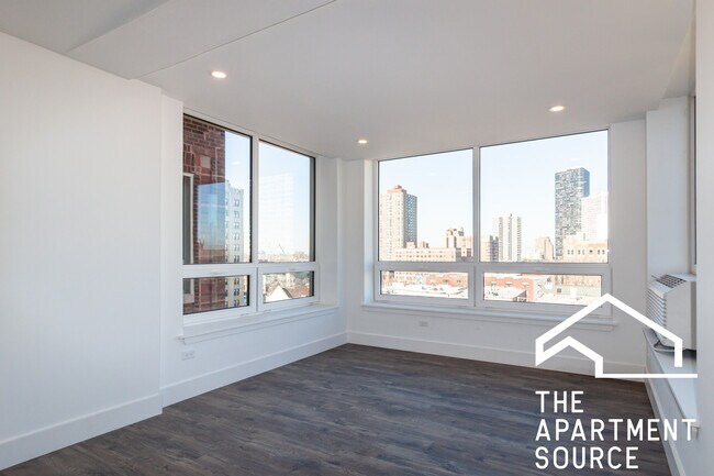 Building Photo - 941 W Carmen Ave