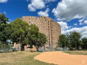 Building Photo - 1181 Edgcumbe Rd