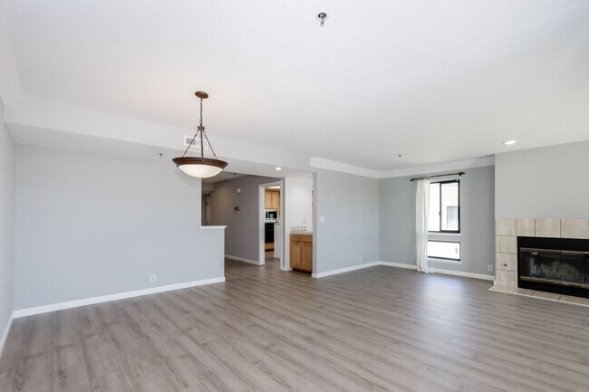 Building Photo - 432 Portofino Dr