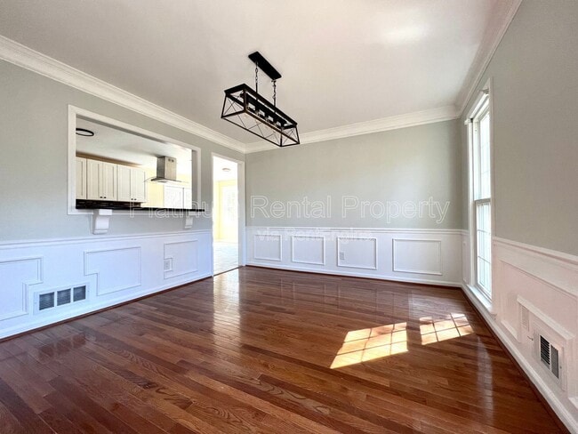 Building Photo - 3707 Rogers Cove