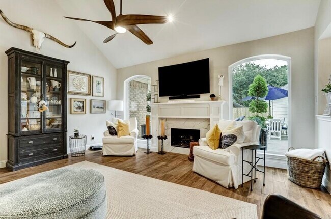 Building Photo - 5523 Island Breeze Dr