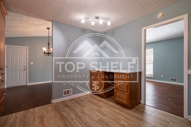 Building Photo - 1960 Branch View Dr