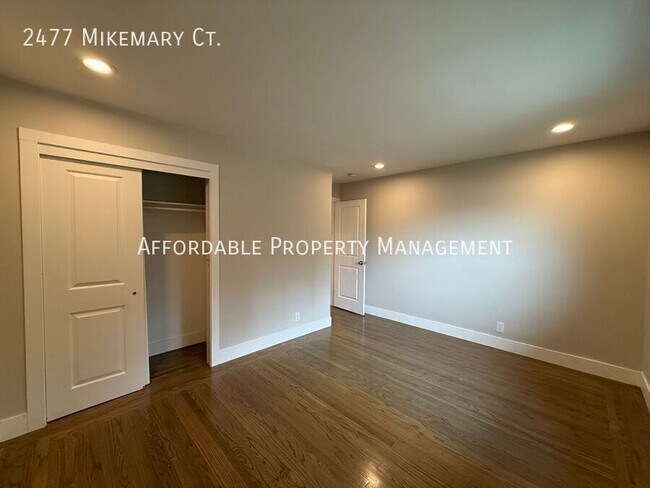 Building Photo - 2477 Mikemary Ct